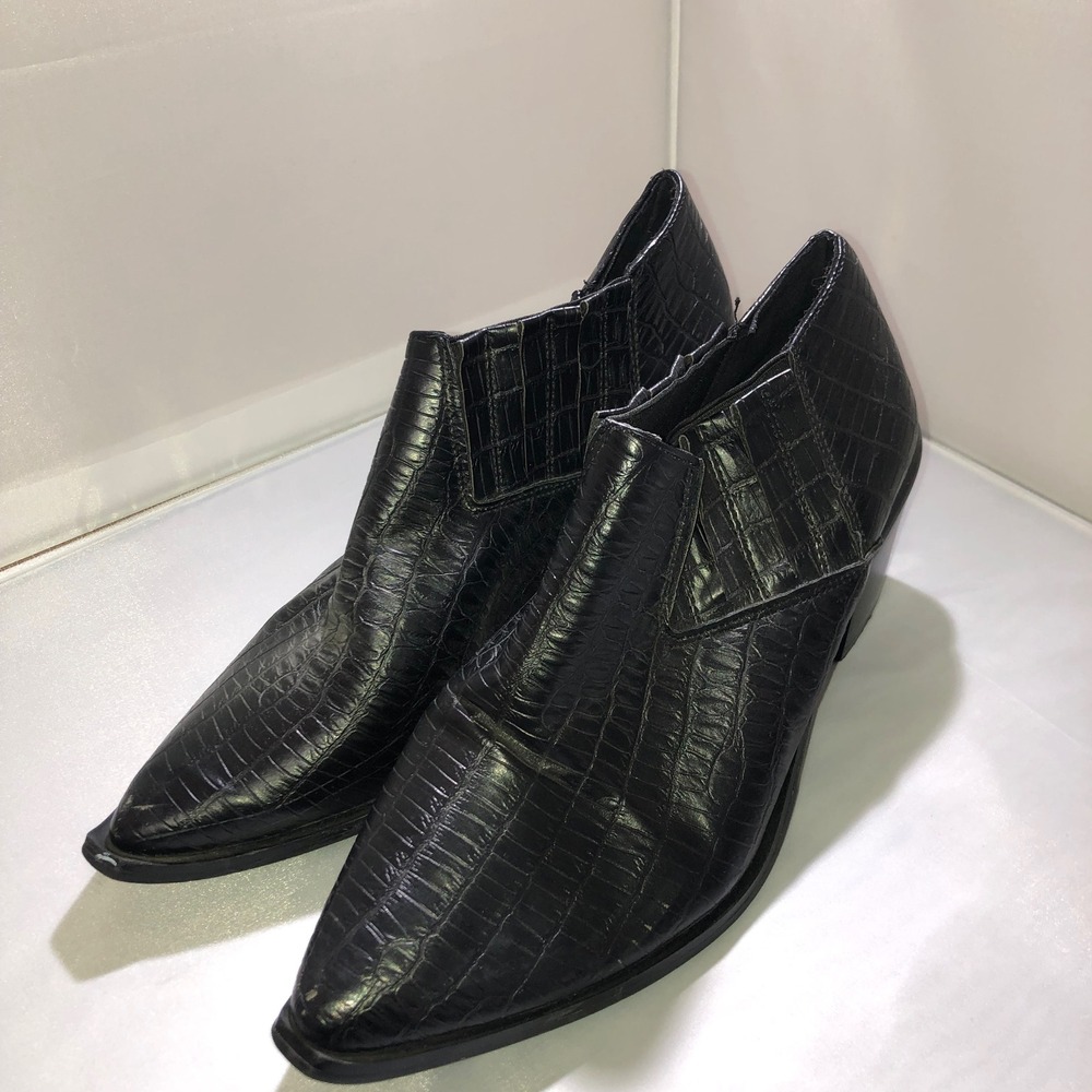 Seven7 Black Croc Embossed Pointed Toe Western Ankle Boots Size 9